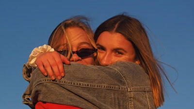 75 legendas para foto com prima que é quase irmã