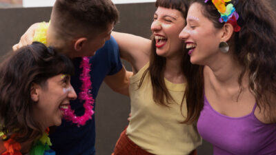 50 frases de Carnaval engraçadas para levar o bom humor na folia