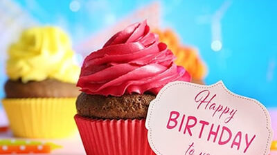 50 mensagens de aniversário para irmã que celebram a vida da sua melhor amiga