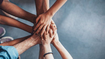 45 frases de solidariedade que vão te ajudar a praticar esse ato todo o dia