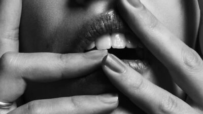 69 frases de safadeza que sugerem novas experiências ao casal