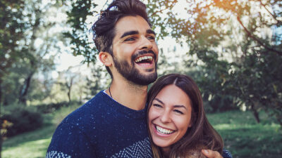 35 frases de felicidade no amor para declarações apaixonadas