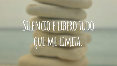 Silencio e libero tudo que me limita.