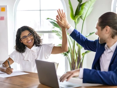 30 frases para amigo de trabalho que demonstram admiração e carinho