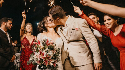 40 frases para padrinhos de casamento repletas de amor e companheirismo