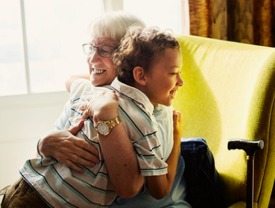 45 frases de neto para avó que expressam seu amor pela sua velhinha