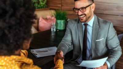 40 frases de boas-vindas ao trabalho para recepcionar com alegria