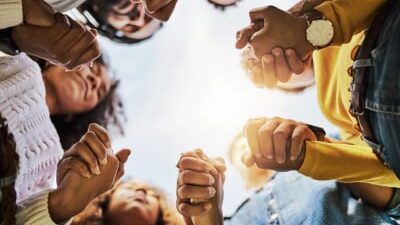 45 frases de fé para amigos que vão animá-los nos dias difíceis