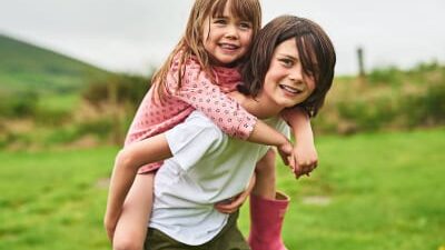 50 frases de irmão para irmã que vão deixá-la feliz com o carinho