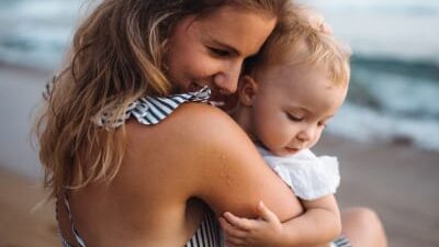 50 frases de mãe de menina que mostram como essa relação é linda