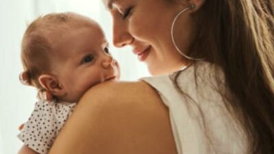30 frases de mãe de primeira viagem para curtir essa fase mágica
