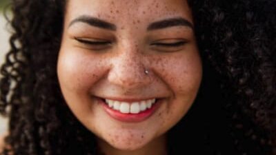 40 frases de beleza natural porque você é linda do seu jeito