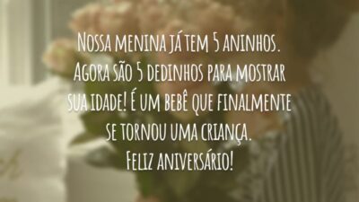 Nossa menina já tem 5 aninhos. Agora são 5 dedinhos para mostrar sua idade! É um bebê que finalmente se tornou uma criança. Feliz aniversário!