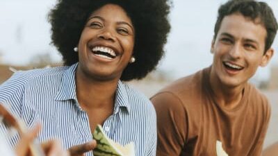 70 frases para amigos verdadeiros que mostram os que estão ao seu lado