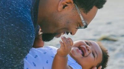 30 frases de bom dia para pai que enviam amor logo pela manhã