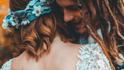 45 frases para recém-casados que celebram essa fase do relacionamento