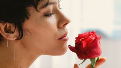 60 frases de bom dia com rosas para deixar a vida mais perfumada