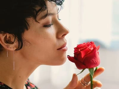 60 frases de bom dia com rosas para deixar a vida mais perfumada