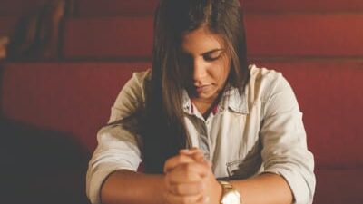 45 frases de Deus acima de tudo para adorar a Sua grandiosidade
