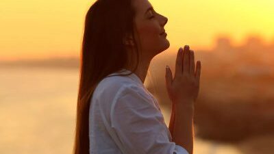 35 frases de versículos sobre fé que te levam para perto de Deus