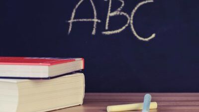 30 frases de educadores para te inspirar na trajetória da educação