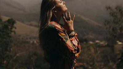 60 frases de gratidão a Deus para status que te levam mais perto d’Ele