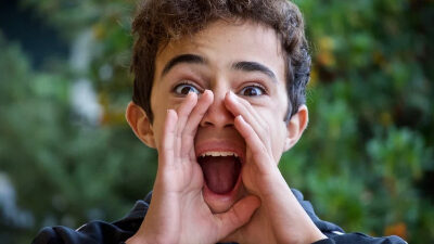 40 frases sobre críticas para não se afetar com os julgamentos alheios