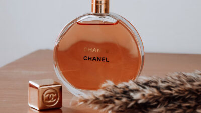 40 frases de perfumes para quem se apaixona primeiro pelos cheiros