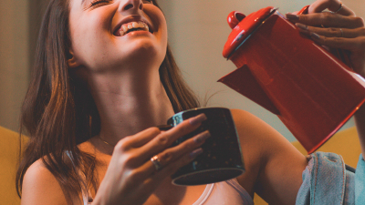 40 frases de bom dia com café que enchem o dia de energia