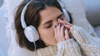 30 frases de músicas tristes para desabafar a dor do seu coração