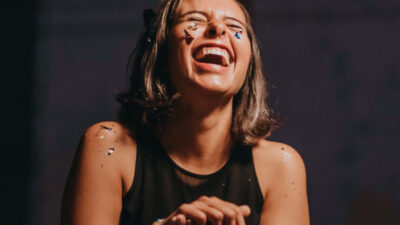 45 frases de solteira para quem curte estar livre, leve e solta