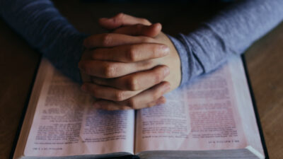 30 frases de Dia do Evangélico para celebrar a vida com Cristo