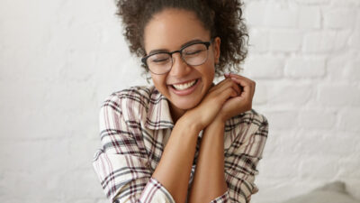 60 frases engraçadas e inteligentes que farão você gargalhar com perspicácia